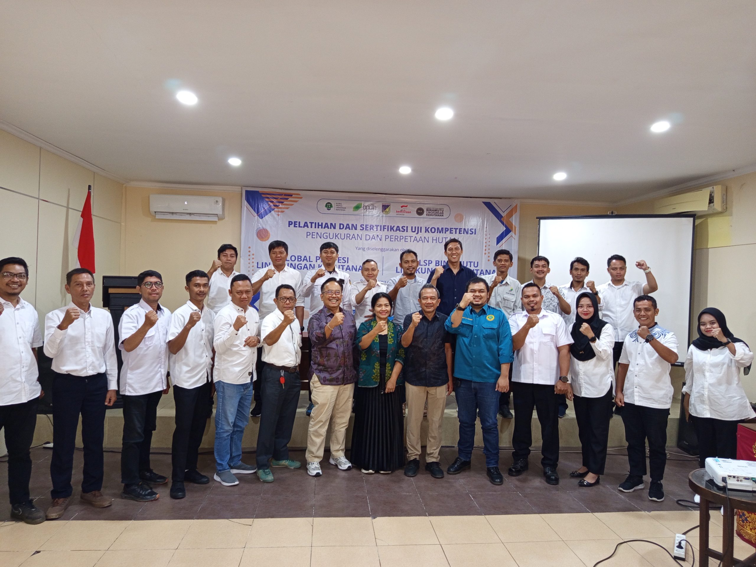 Pelatihan GIS dan Sertifikasi GANISPH Pengukuran dan Perpetaan Hutan